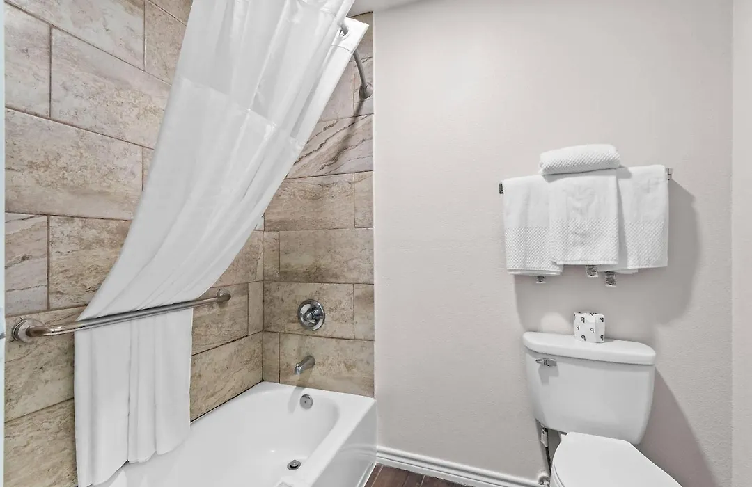 Quality Inn & Suites Port Lavaca Near Lighthouse Beach-1