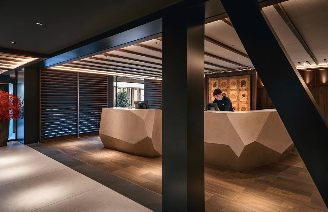Yona Ex Le Parc Hotel-1