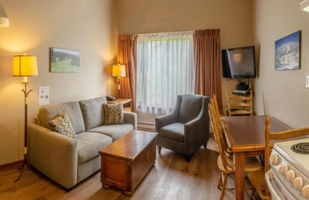 Cahilty Lodge-1