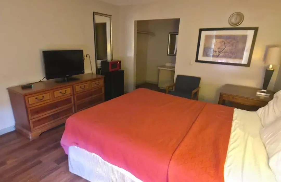 Budget Inn-1