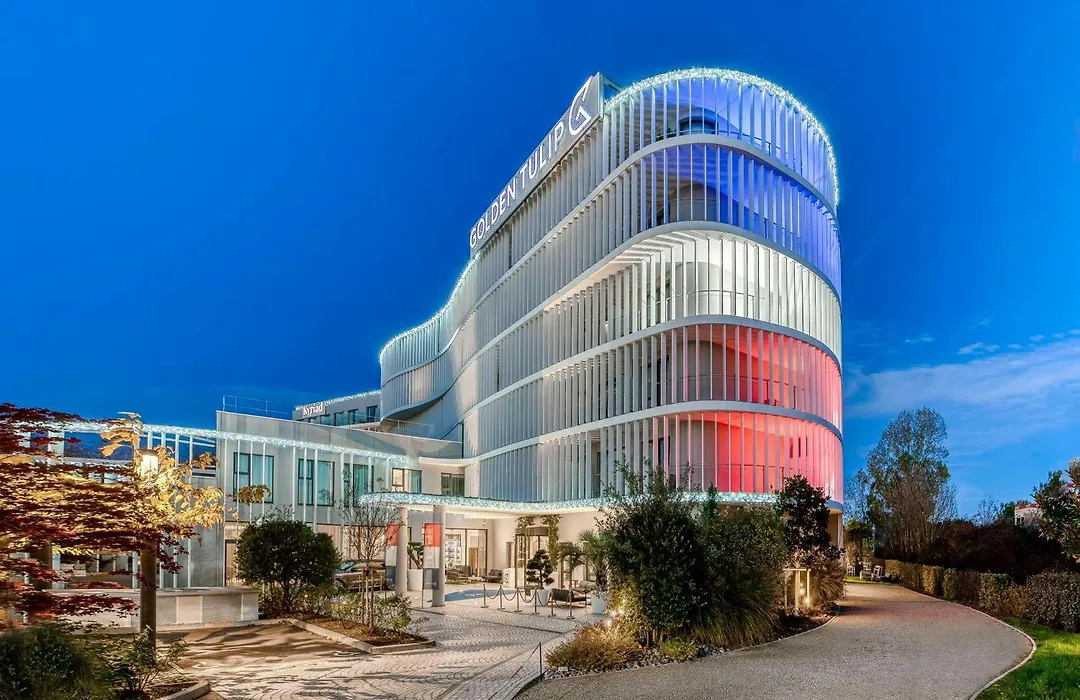 Golden Tulip Lyon Ouest Techlid Hotel & Spa-1