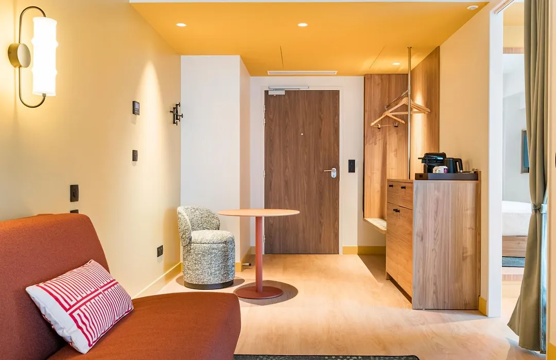 Hampton by Hilton Bordeaux Merignac Airport-1