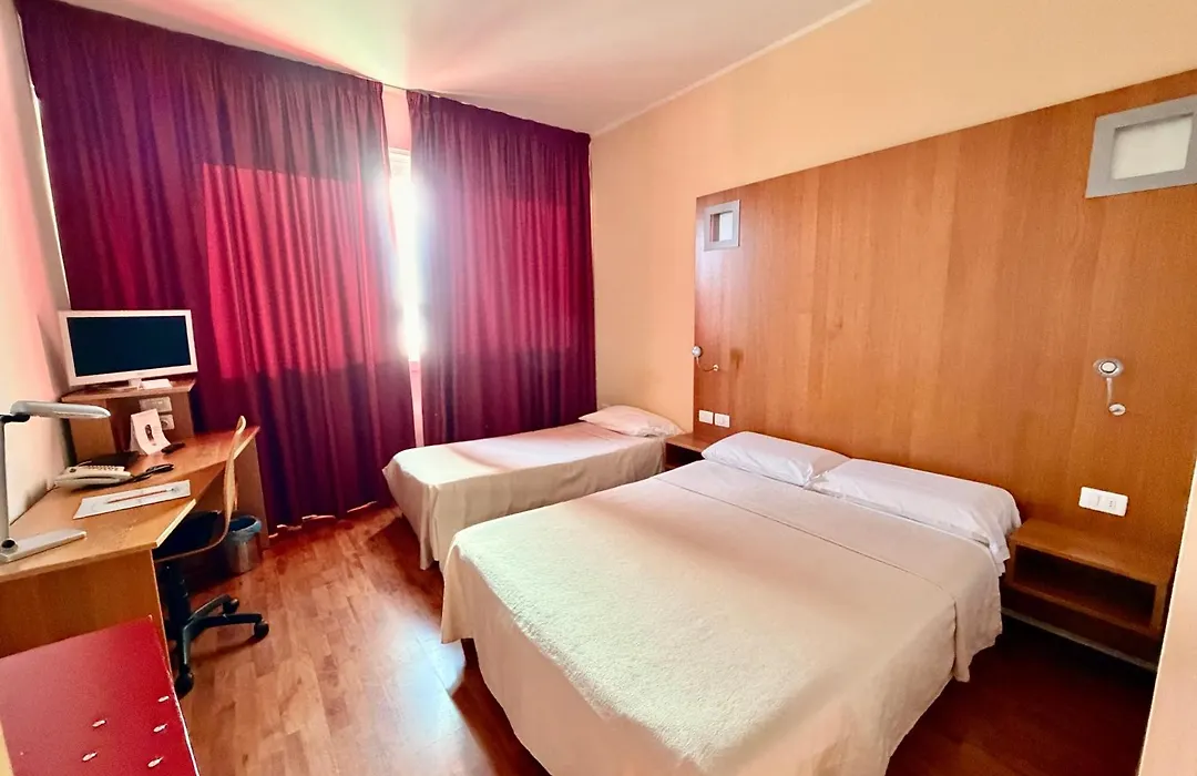 Executive Hotel-1