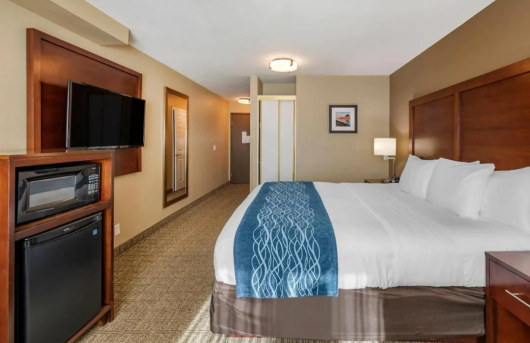 Comfort Inn & Suites Ventura Beach-1