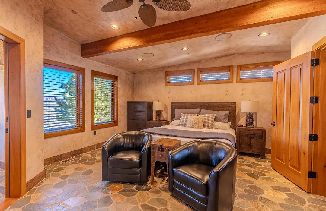 Cougar Ridge Resort-1