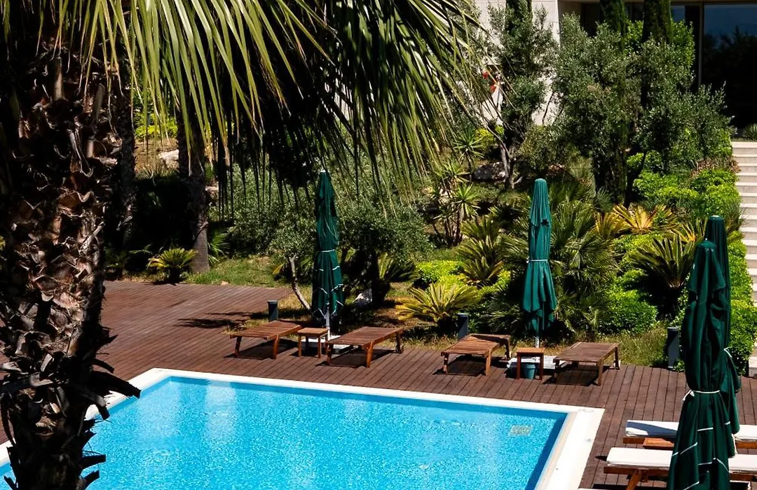 On'Live Hotel-1