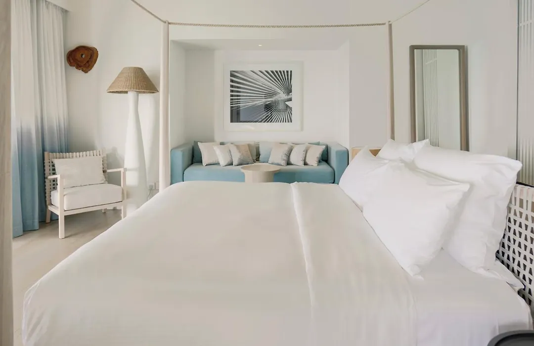 Lux* South Ari Atoll Resort & Villas-1