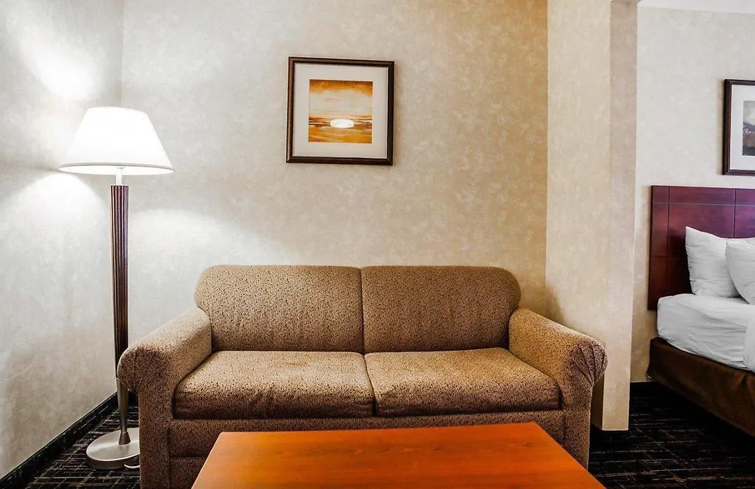 Comfort Suites Independence - Kansas City-1