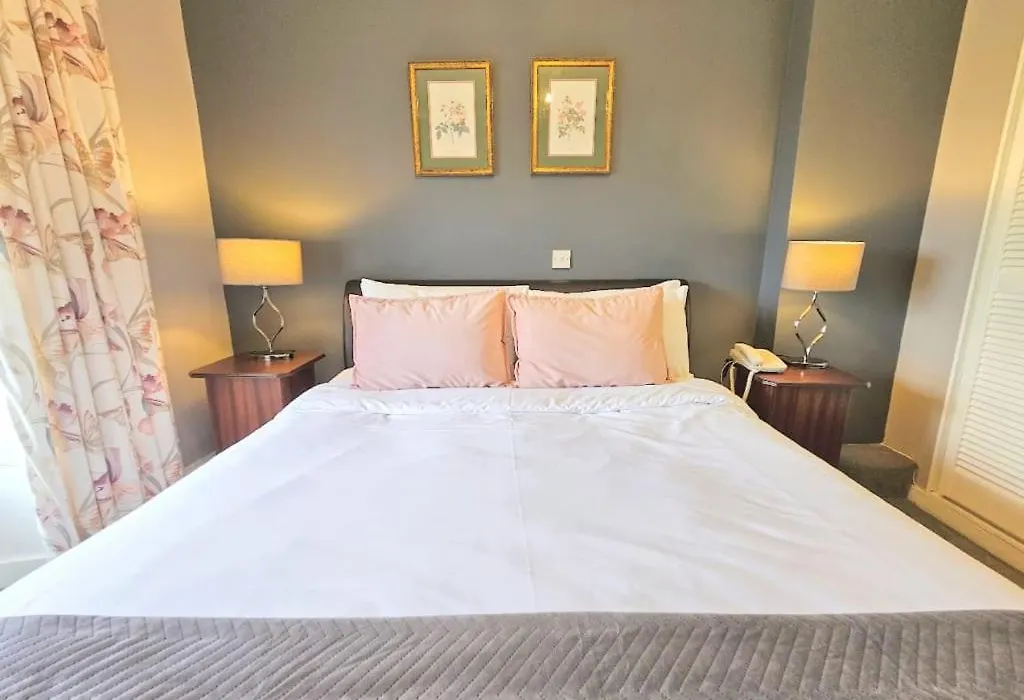 The Glenbeigh Hotel-1