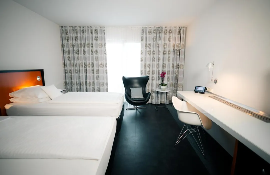 Dorint Kongresshotel Duesseldorf/Neuss-1