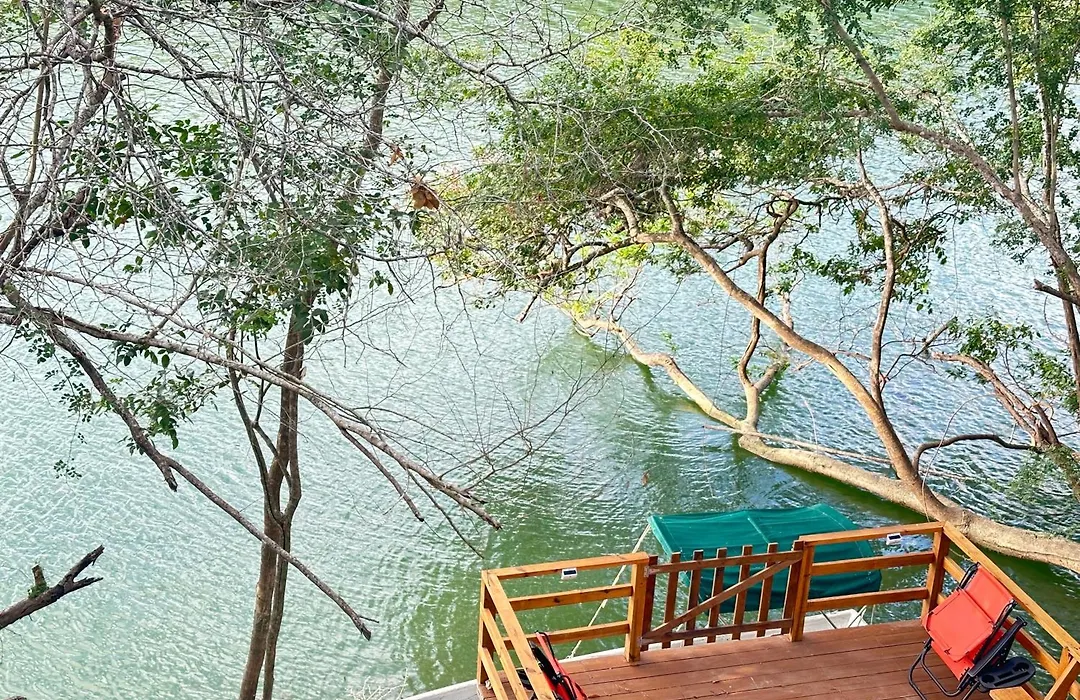 The Howler Jungle House And Cabanas-1