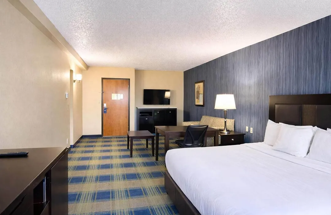 Comfort Inn & Suites Meriden East-1