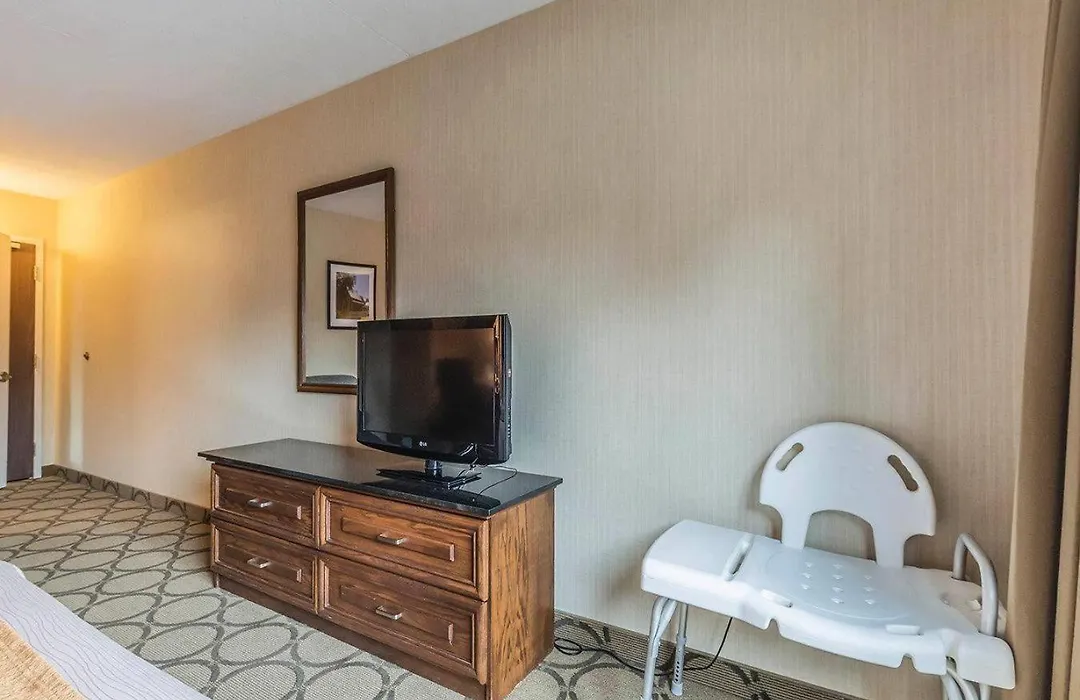 Comfort Inn Drummondville - Highway 20-1