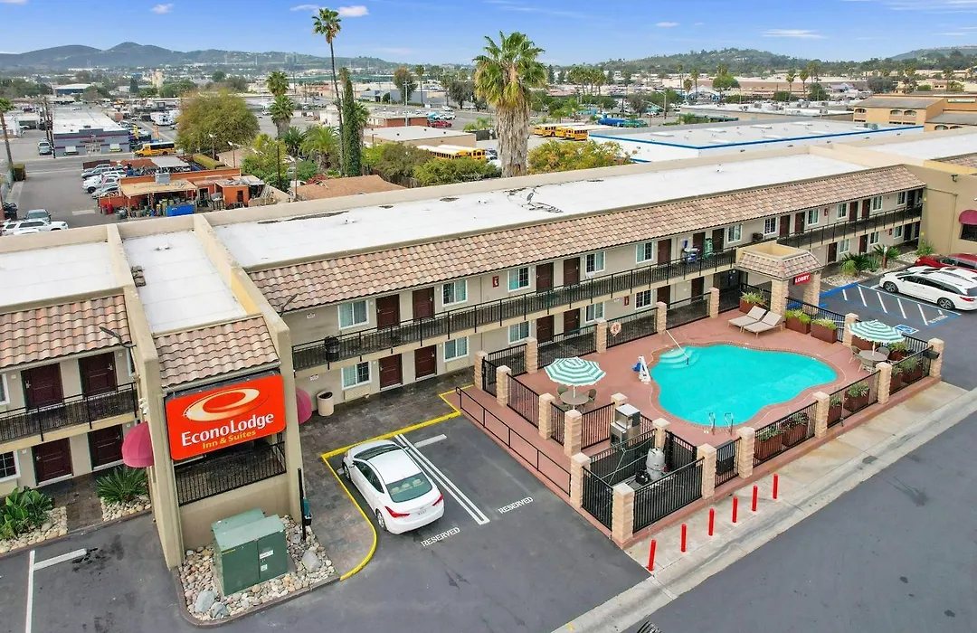 Econo Lodge Inn & Suites Escondido Downtown-1