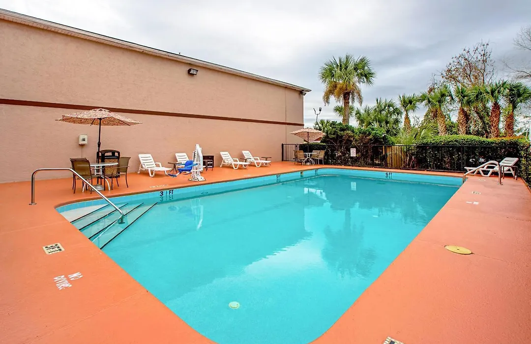 Quality Inn & Suites Live Oak I-10 Exit 283-1
