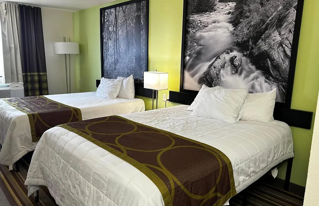 Super 8 By Wyndham Nebraska City-1