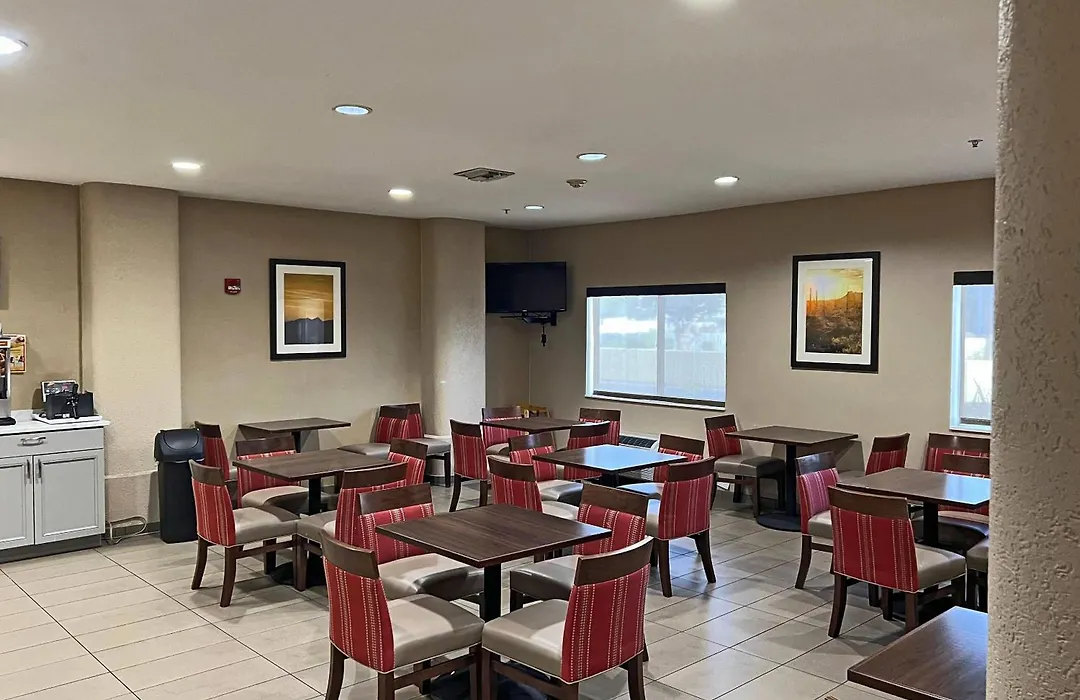 Comfort Suites Peoria Sports Complex-1