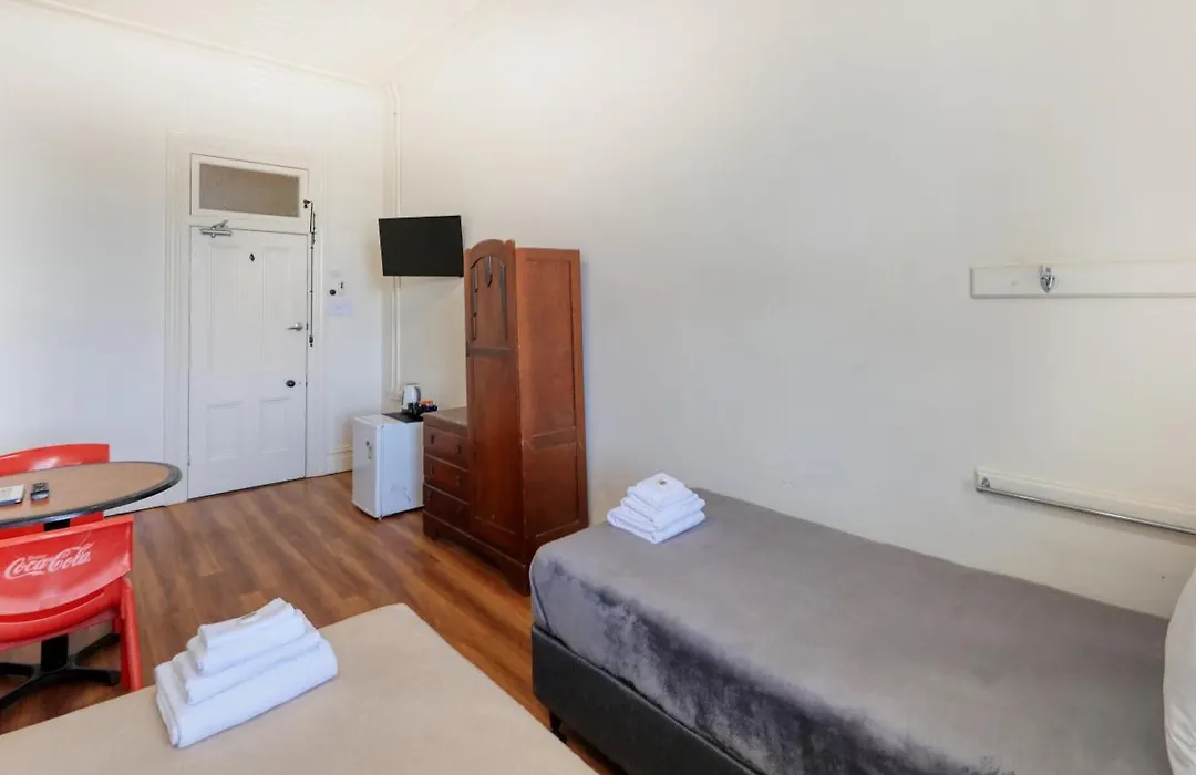 Maclean Hotel-1