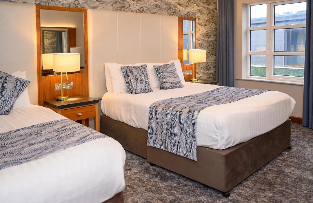 Riverside Park Hotel-1