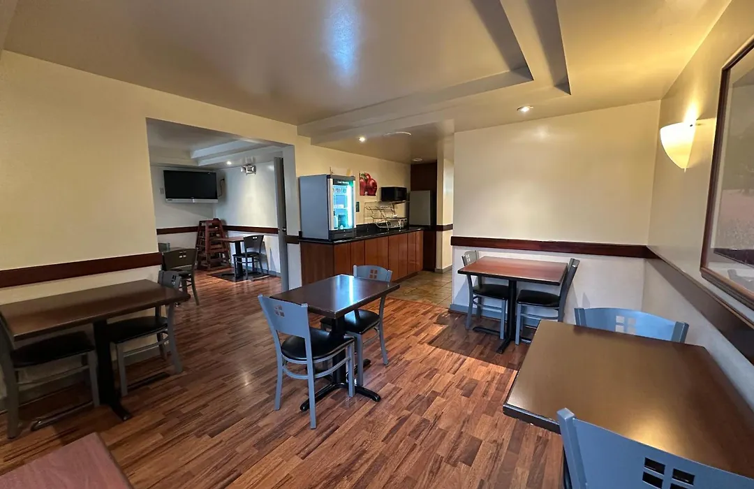 Quality Inn & Suites Everett-1
