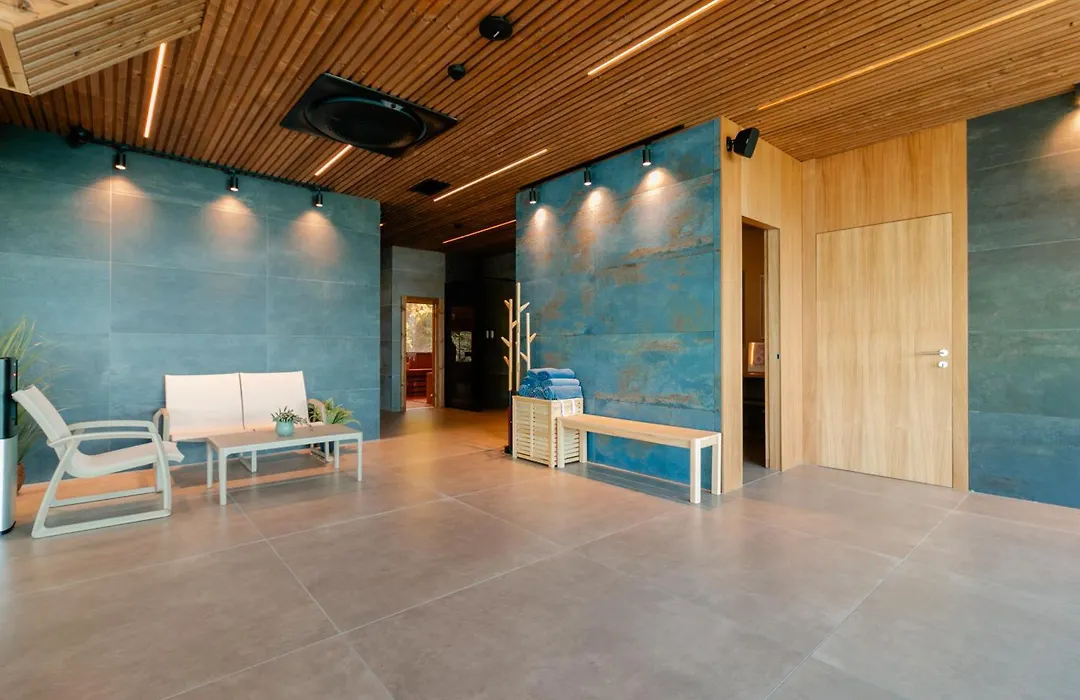 Lago Hotel-1