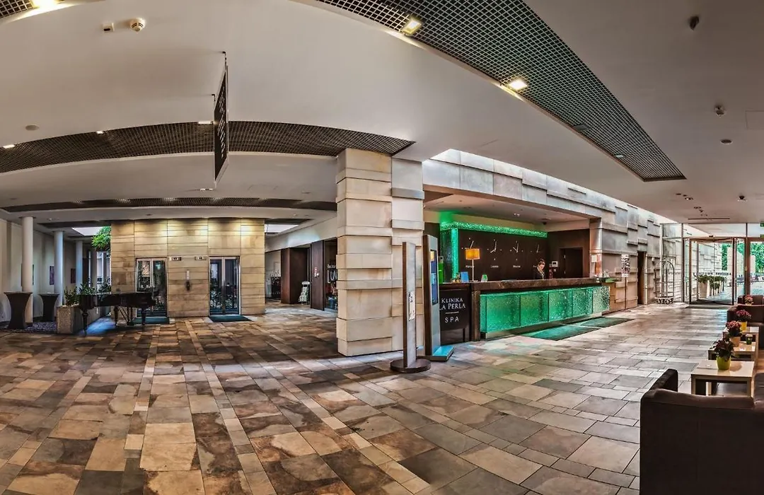 Holiday Inn Resort Warsaw Jozefow By Ihg-1
