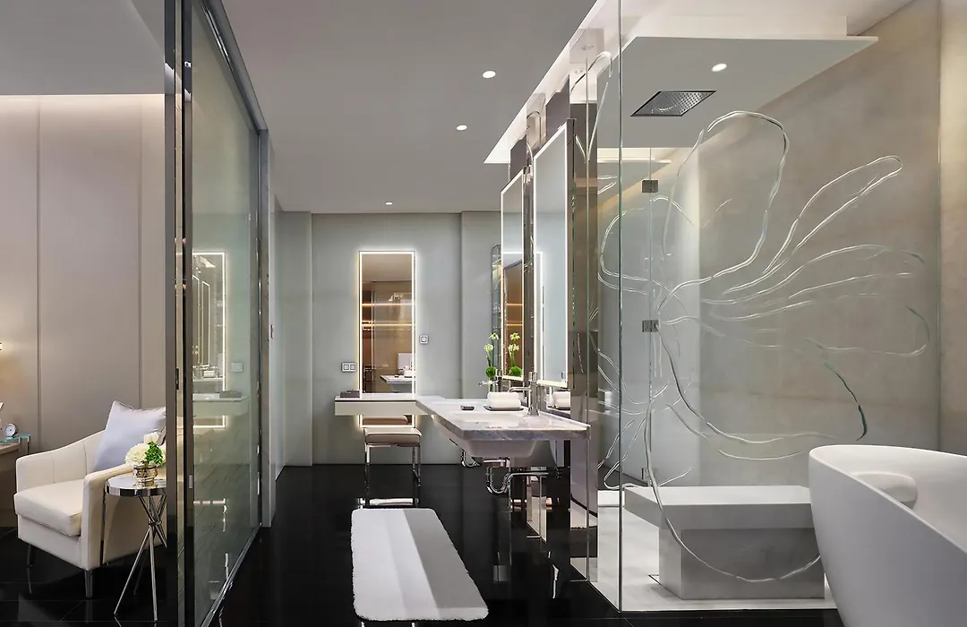 J Hotel, Shanghai Tower-1