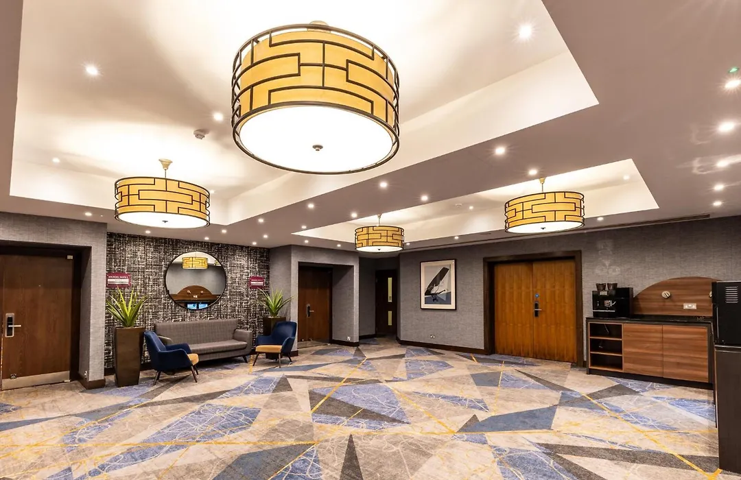Crowne Plaza London - Gatwick Airport By Ihg-1
