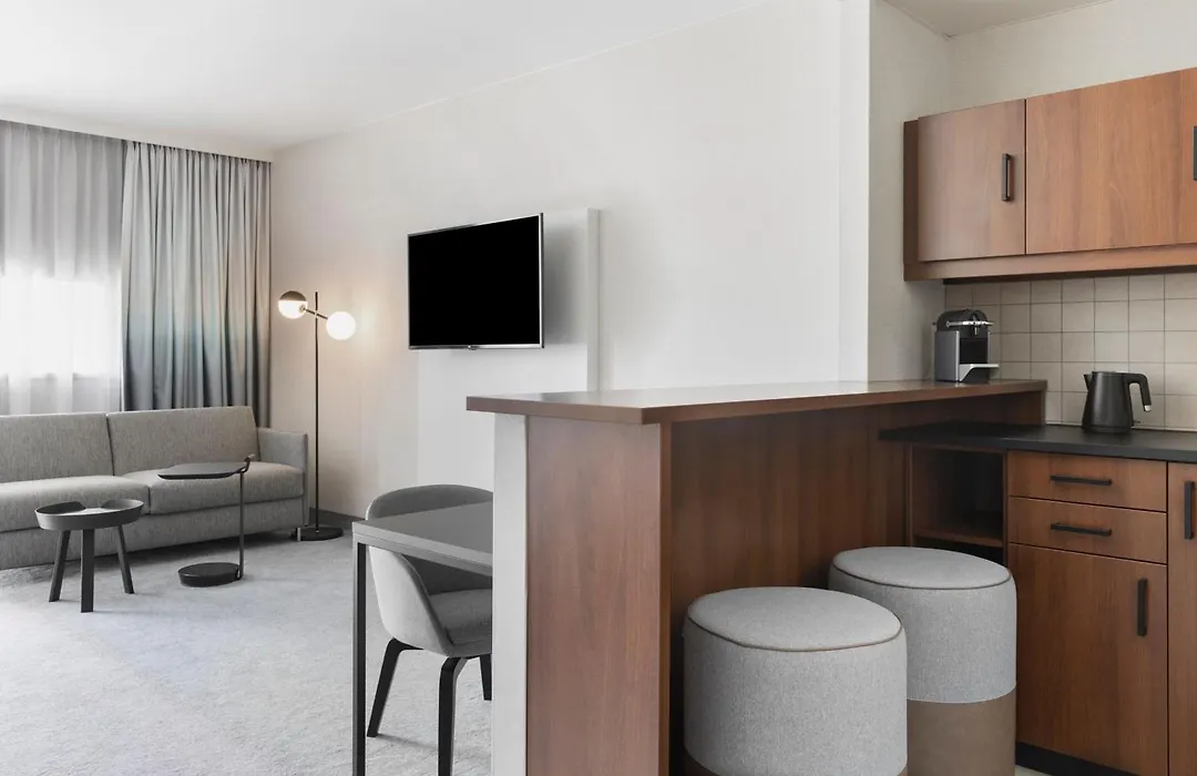 Courtyard By Marriott Basel-1
