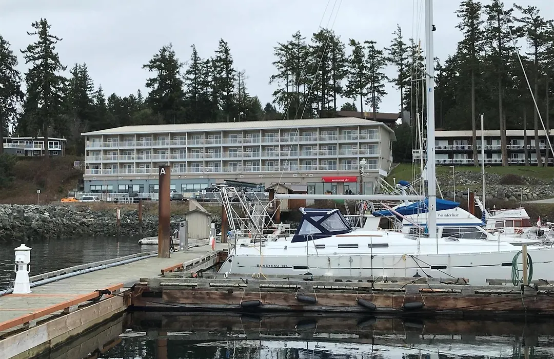 Beach Gardens Resort And Marina-1