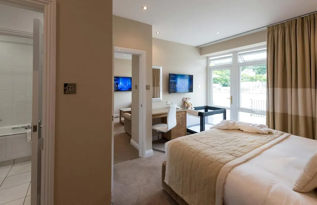 The Victoria Hotel & Source Spa-1