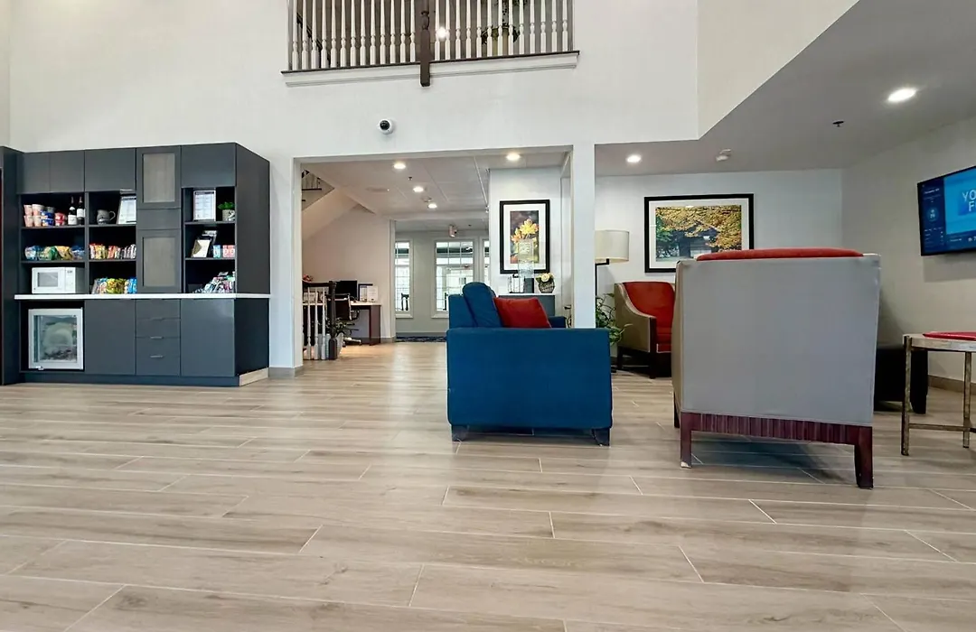 Comfort Inn & Suites Sturbridge-Brimfield-1