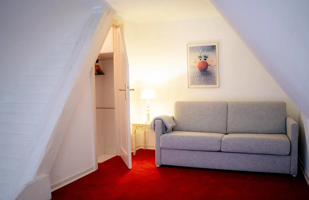 Landsitzhotel und Seminarium Peterhof-1