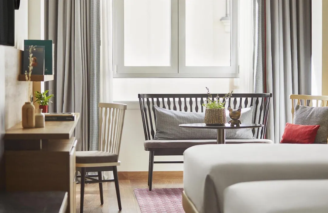 Hyatt Centric Gran Via Madrid-1