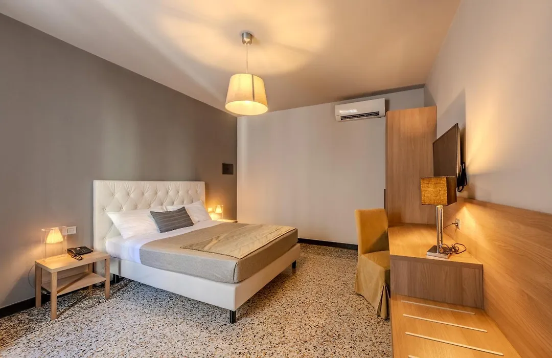 Hnn Luxury Suites-1