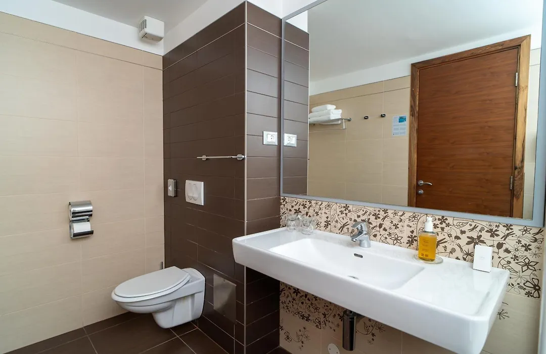 Hotel Lipa-1