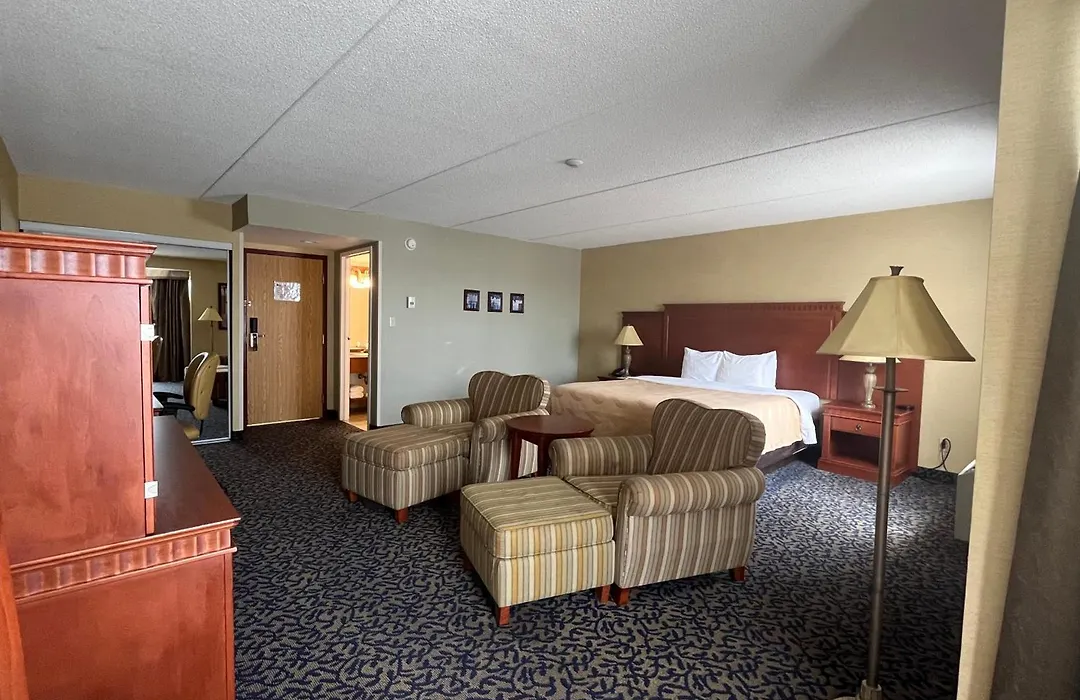 Quality Inn & Suites Bay Front-1