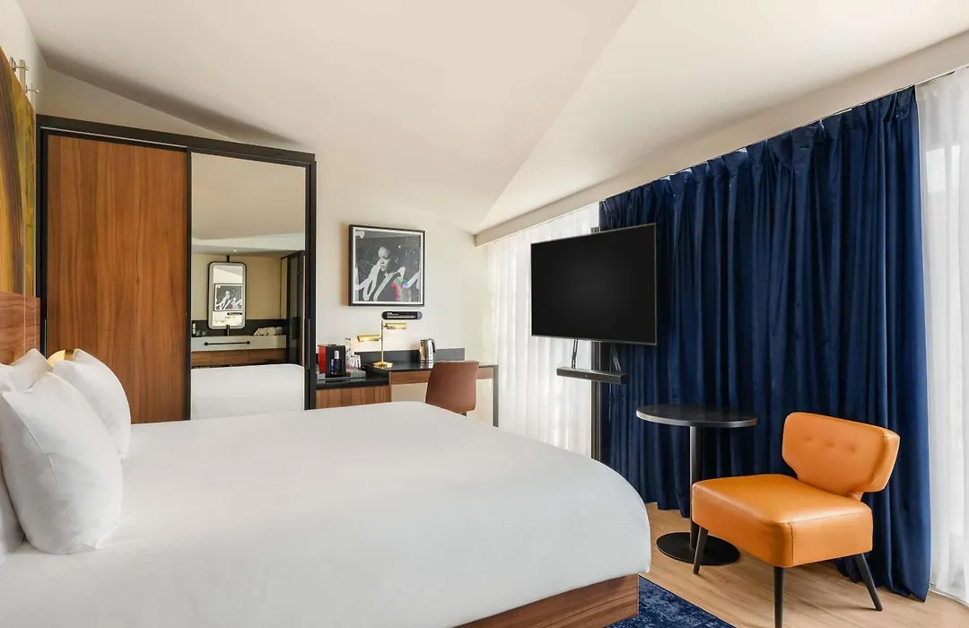 Pullman Budapest-1