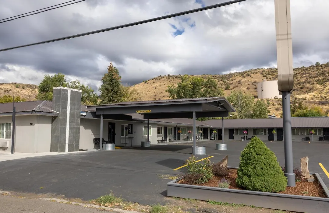 Oregon Trail Inn And Suites-1