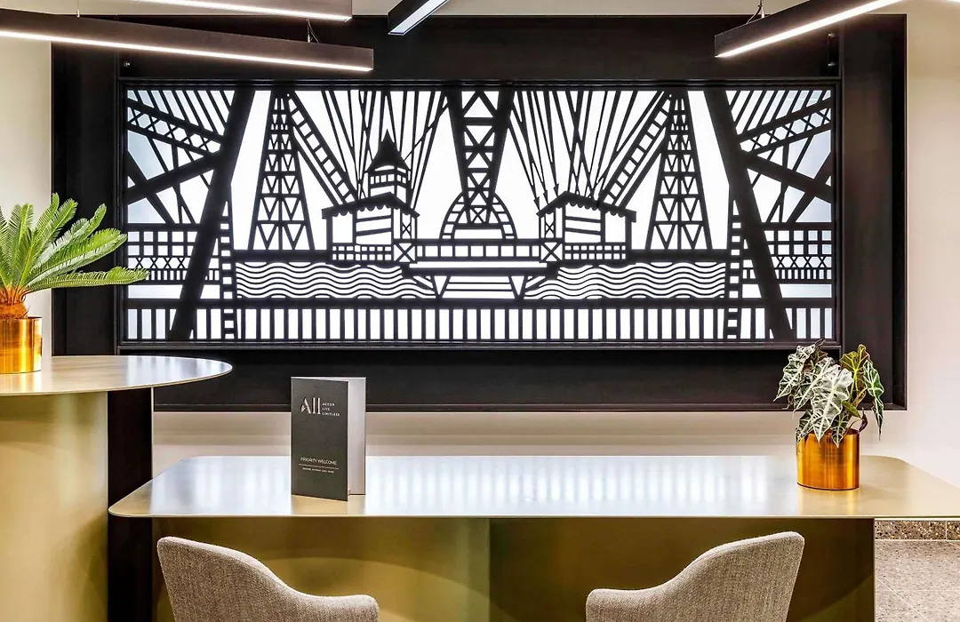 Mercure Newport-1