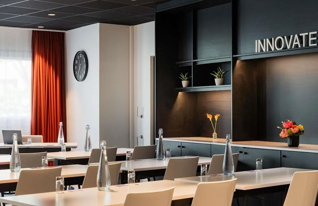 Mercure Paris La Defense-1