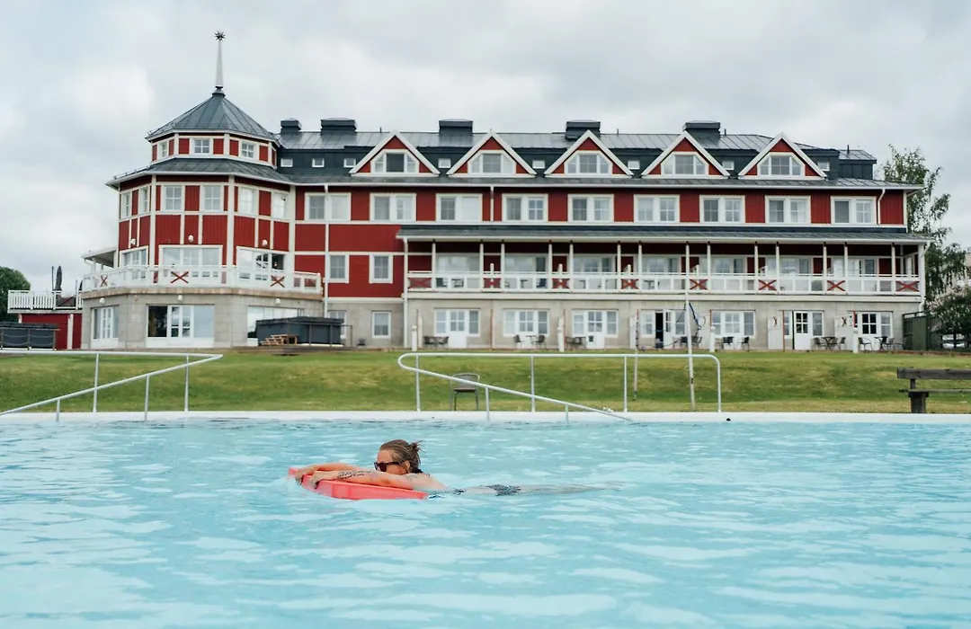 Grand Arctic Resort-1
