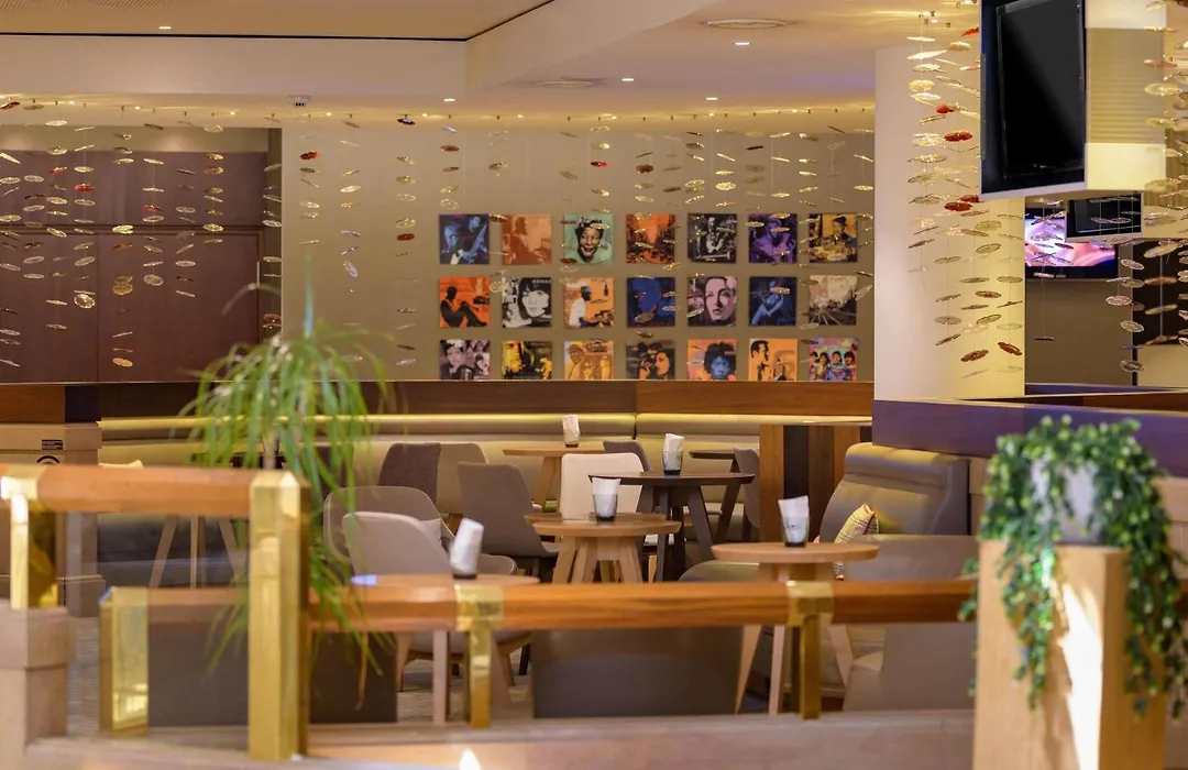 Moevenpick Hotel Geneva-1