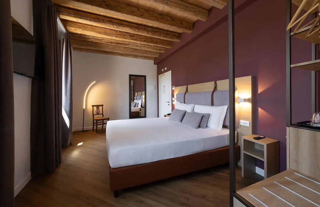Hotel Venice Resort Airport-1