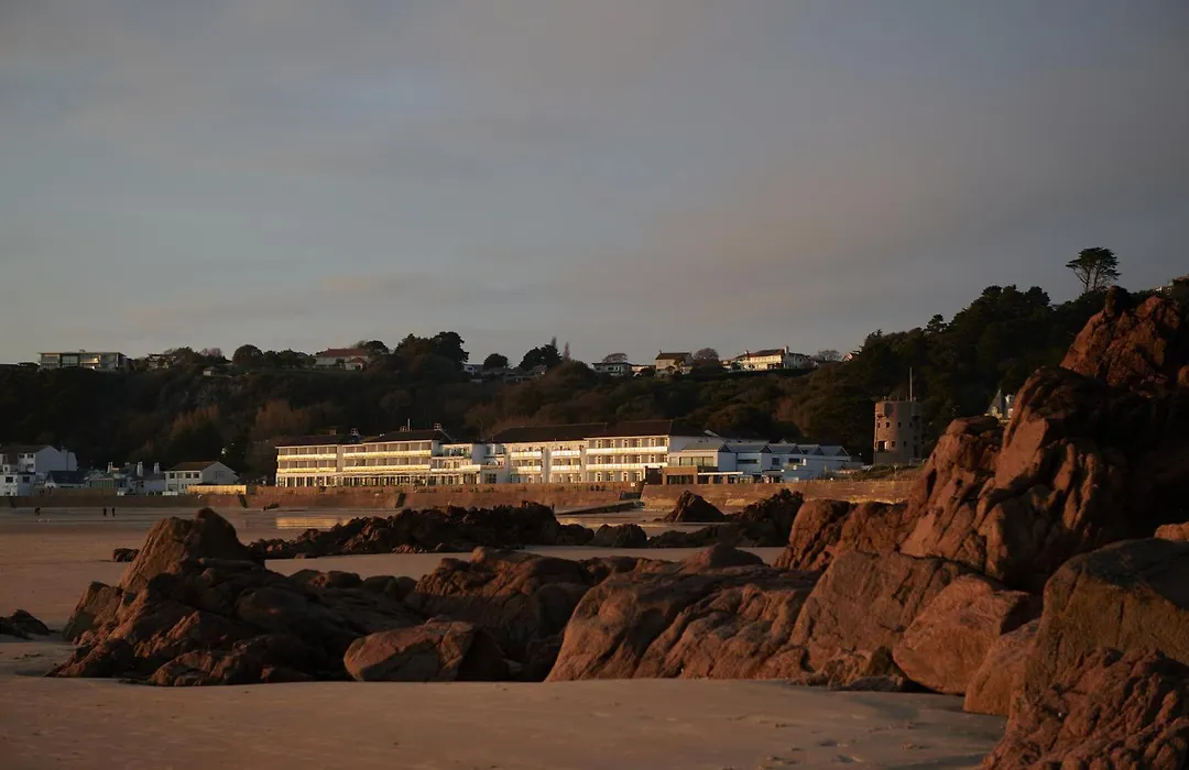 L'Horizon Beach Hotel & Spa-1
