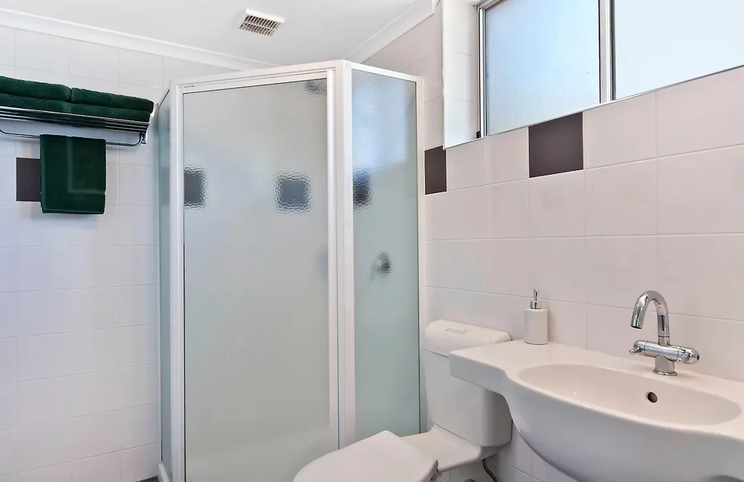 Comfort Inn On Raglan-1
