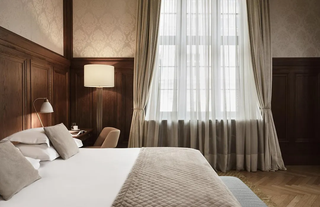 Hotel Capital-1