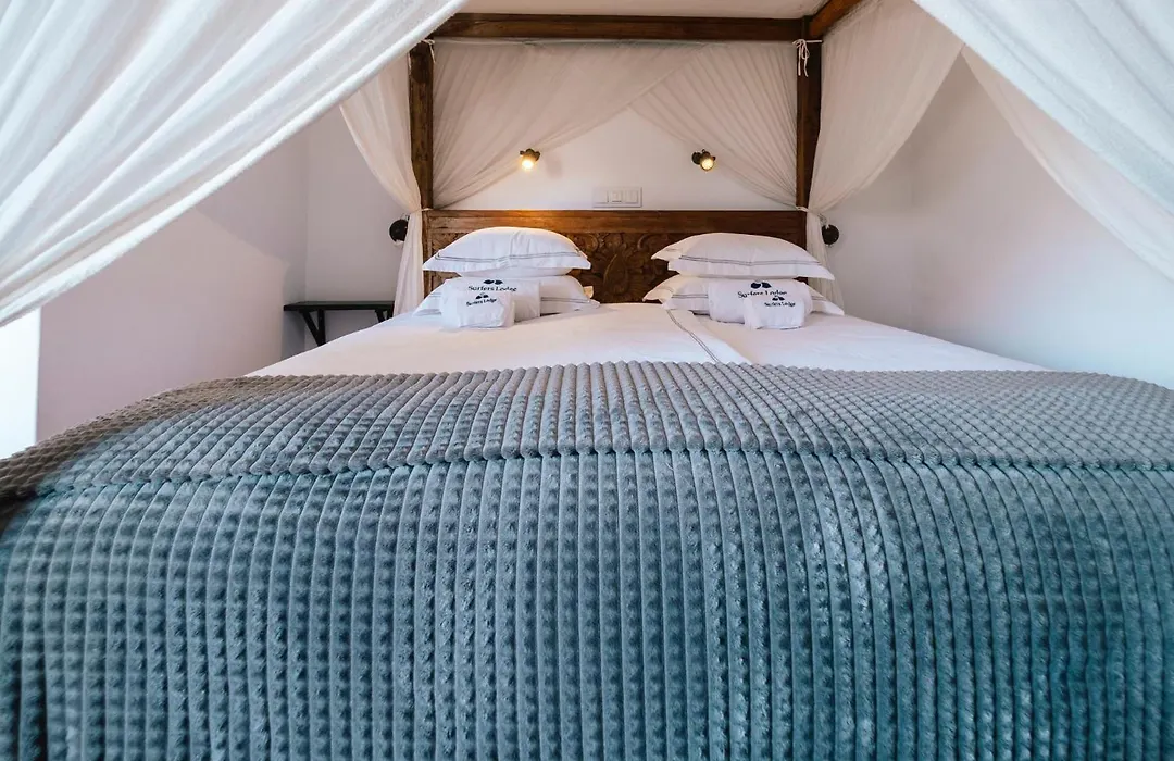Surfers Lodge Peniche-1