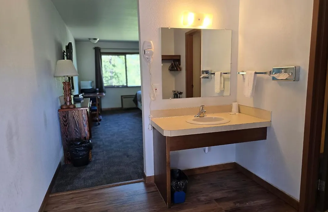 Rimrock Lodge Llc-1