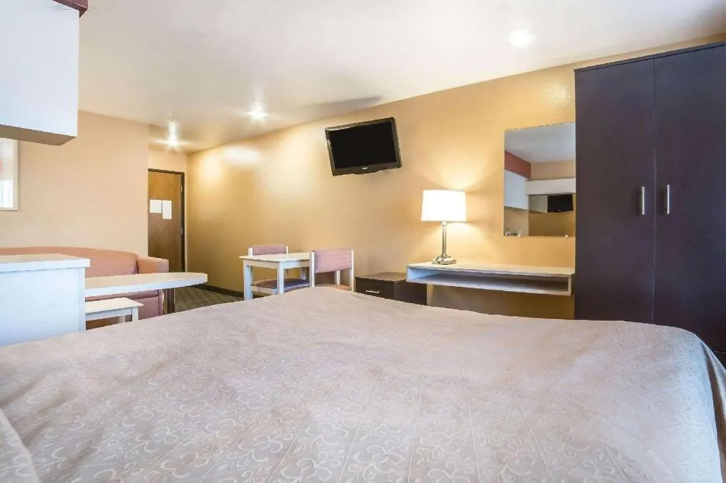 Quality Inn & Suites Elko-1
